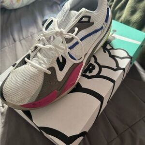 Puma White and Pink Sneakers